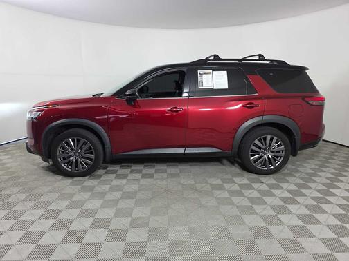 2023 Nissan Pathfinder SL FWD