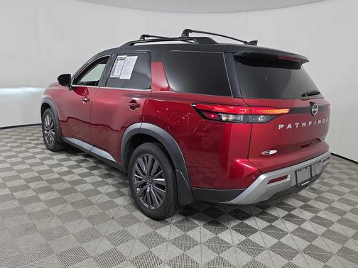 2023 Nissan Pathfinder SL FWD