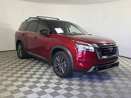 2023 Nissan Pathfinder SL FWD