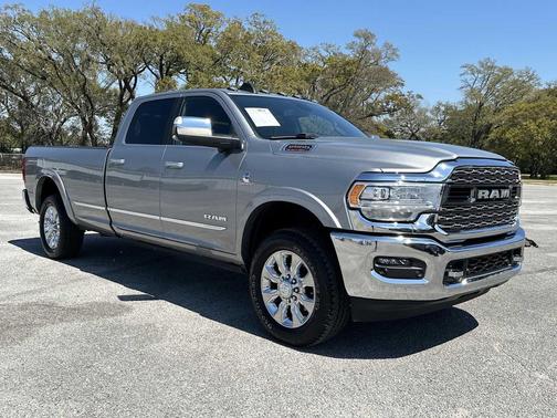 Billet Silver Metallic Clearcoat 2022 RAM 2500 Limited Crew Cab 4x4 8' Box