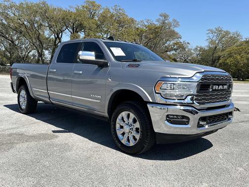 Billet Silver Metallic Clearcoat 2022 RAM 2500 Limited Crew Cab 4x4 8' Box