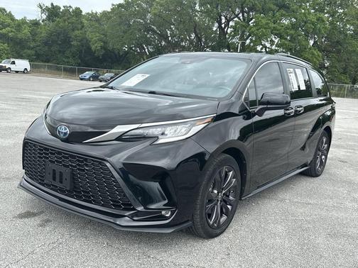 Midnight Black Metallic 2022 Toyota Sienna XSE 7 Passenger