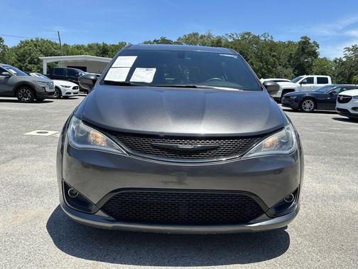 Granite Crystal Metallic Clearcoat 2019 Chrysler Pacifica Touring Plus
