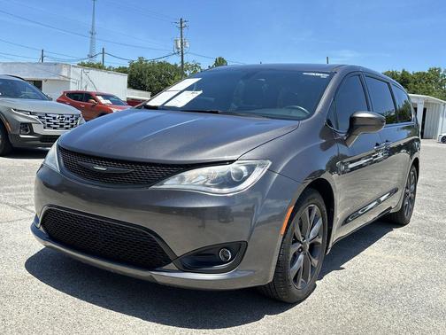 Granite Crystal Metallic Clearcoat 2019 Chrysler Pacifica Touring Plus