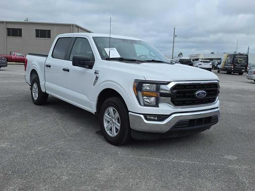 Oxford White 2023 Ford F-150 XLT