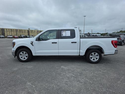 Oxford White 2023 Ford F-150 XLT