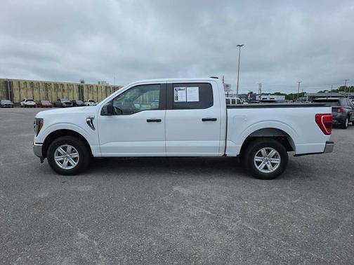 Oxford White 2023 Ford F-150 XLT