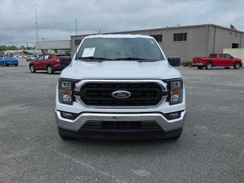 Oxford White 2023 Ford F-150 XLT