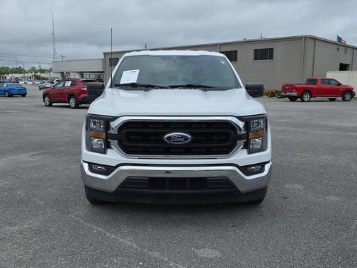 Oxford White 2023 Ford F-150 XLT