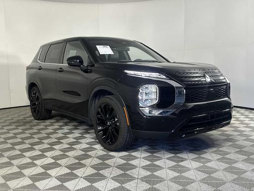 2022 Mitsubishi Outlander Black Edition 2WD