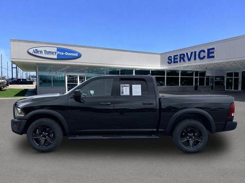 Diamond Black Crystal Pearlcoat 2022 RAM 1500 Classic Warlock Crew Cab 4x4 5'7' Box
