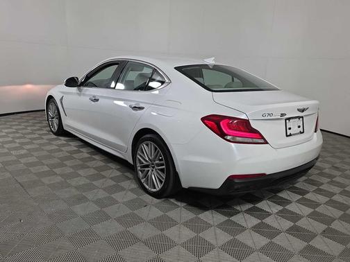 2020 Genesis G70 2.0T RWD