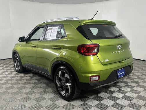 2023 Hyundai VENUE SEL
