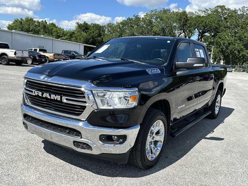 Diamond Black Crystal Pearlcoat 2021 RAM 1500 Big Horn/Lone Star