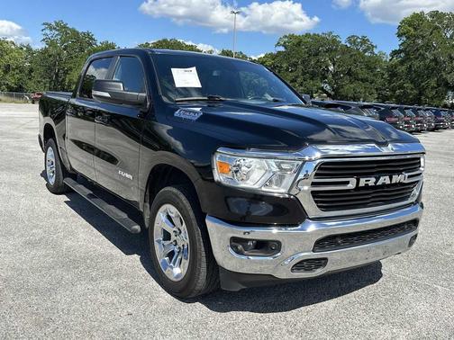 Diamond Black Crystal Pearlcoat 2021 RAM 1500 Big Horn/Lone Star