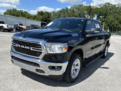 Diamond Black Crystal Pearlcoat 2021 RAM 1500 Big Horn/Lone Star
