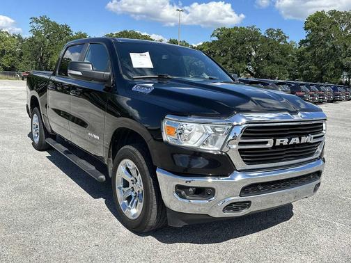 Diamond Black Crystal Pearlcoat 2021 RAM 1500 Big Horn/Lone Star