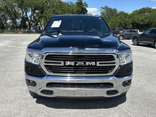Diamond Black Crystal Pearlcoat 2021 RAM 1500 Big Horn/Lone Star