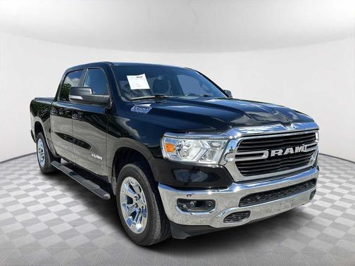 Diamond Black Crystal Pearlcoat 2021 RAM 1500 Big Horn/Lone Star