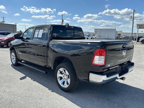 Diamond Black Crystal Pearlcoat 2021 RAM 1500 Big Horn/Lone Star