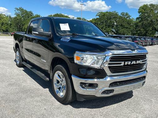Diamond Black Crystal Pearlcoat 2021 RAM 1500 Big Horn/Lone Star