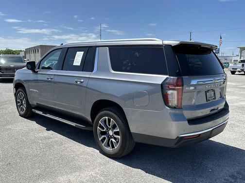 Satin Steel Metallic 2021 Chevrolet Suburban LT