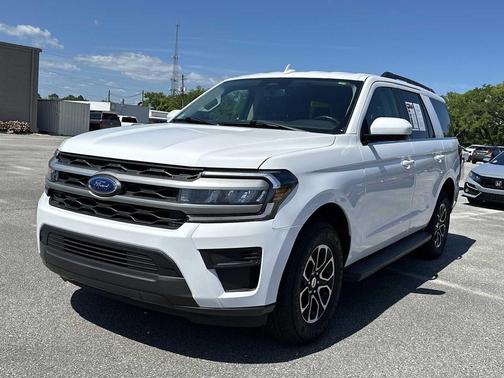 Oxford White 2024 Ford Expedition XLT