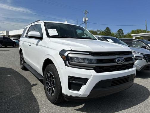 Oxford White 2024 Ford Expedition XLT