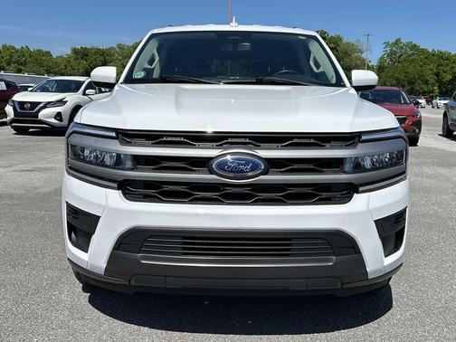 Oxford White 2024 Ford Expedition XLT