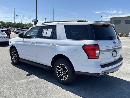 Oxford White 2024 Ford Expedition XLT
