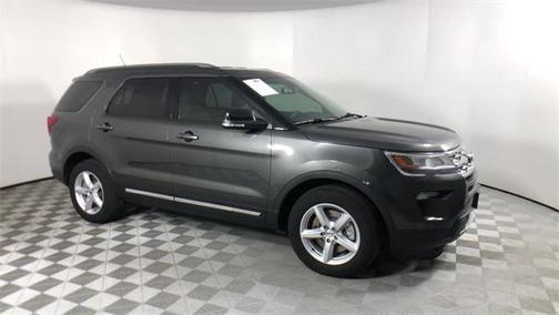 Magnetic Metallic 2018 Ford Explorer XLT