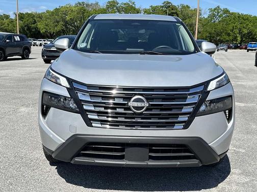 Brilliant Silver Metallic 2024 Nissan Rogue SV