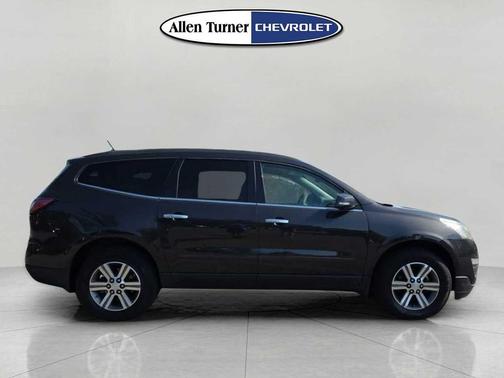 Tungsten Metallic 2017 Chevrolet Traverse 2LT