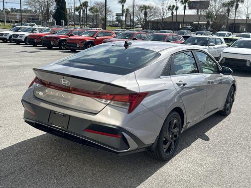 Fluid Metal 2026 Hyundai ELANTRA Sport