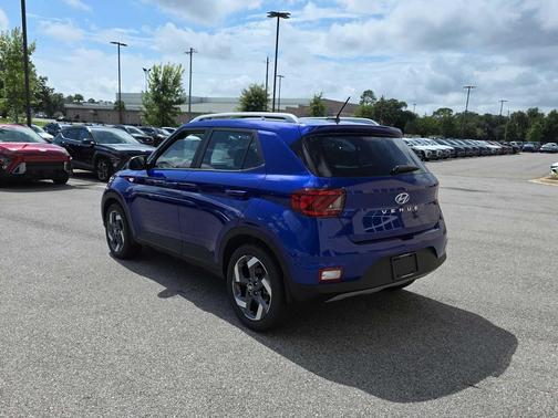 2025 Hyundai VENUE SEL