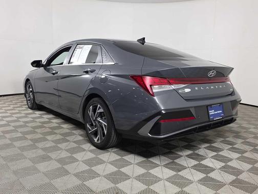 2024 Hyundai ELANTRA HEV Limited