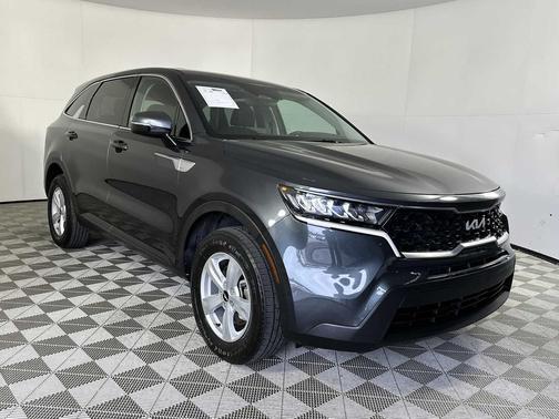 Gravity Grey 2022 Kia Sorento LX