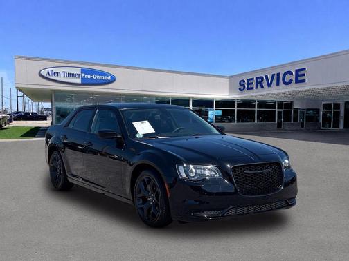 Gloss Black 2023 Chrysler 300 Touring