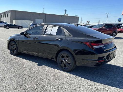 2021 Hyundai ELANTRA SEL