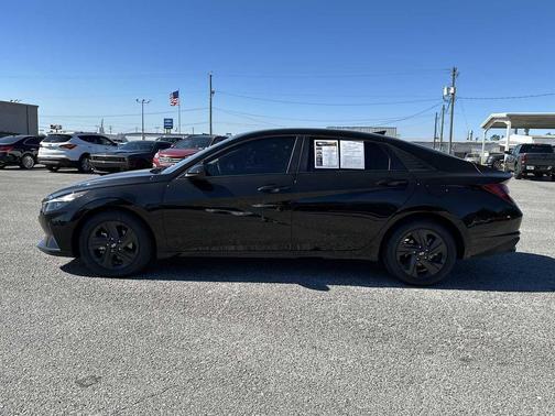 2021 Hyundai ELANTRA SEL