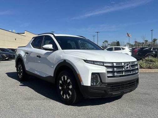 Atlas White 2026 Hyundai SANTA CRUZ SEL Activity