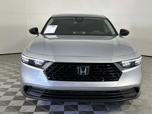 Solar Silver Metallic 2025 Honda Accord SE