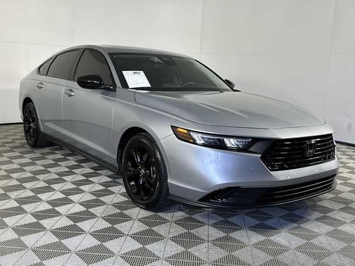 Solar Silver Metallic 2025 Honda Accord SE