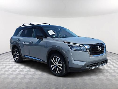2023 Nissan Pathfinder Platinum FWD