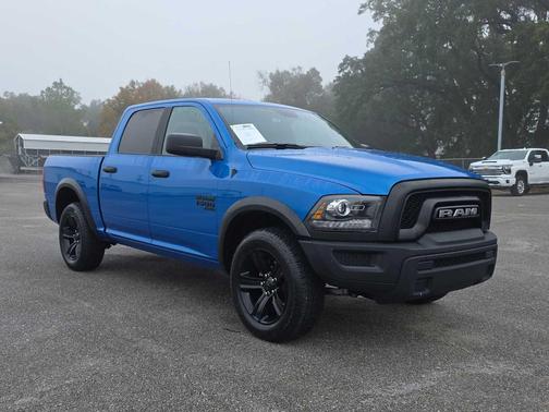 2024 RAM 1500 Classic Warlock Crew Cab 4x4 5'7' Box