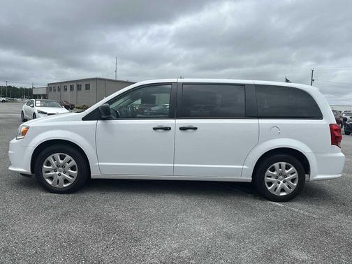 White Knuckle Clearcoat 2019 Dodge Grand Caravan SE