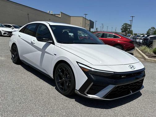 Atlas White 2026 Hyundai ELANTRA SE