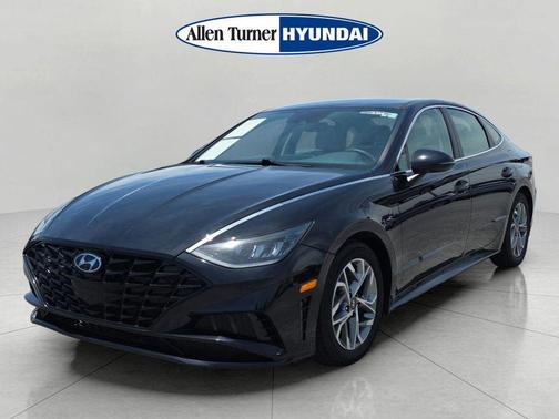 Phantom Black 2022 Hyundai SONATA SEL