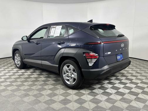 2025 Hyundai KONA SE