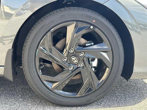 2026 Hyundai ELANTRA Sport